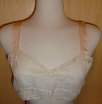 xxM277M 1910-20 White Cotton Bras